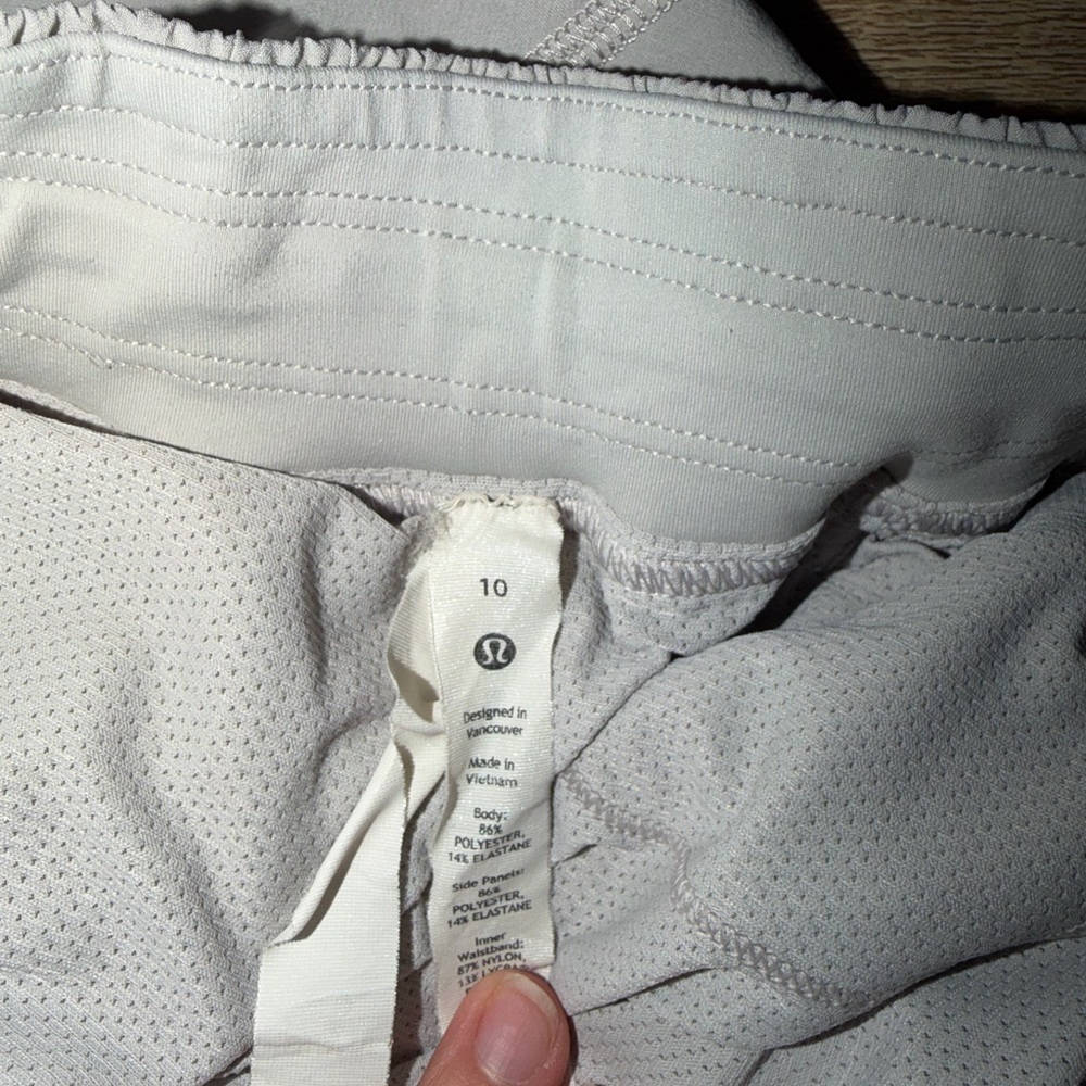 Lululemon special edition hotty hot shorts - Picture 3 of 3